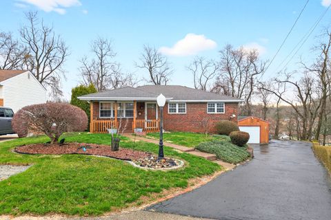 Photo of 13961 Devereaux Ct, North Huntingdon, PA 15642 (MLS # 1744148)