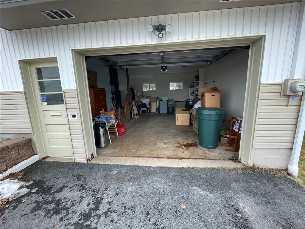 Greater Johnstown School District, Pennsylvania 15905, United States, 3 Bedrooms Bedrooms, ,1 BathroomBathrooms,Residential,Pending,8997