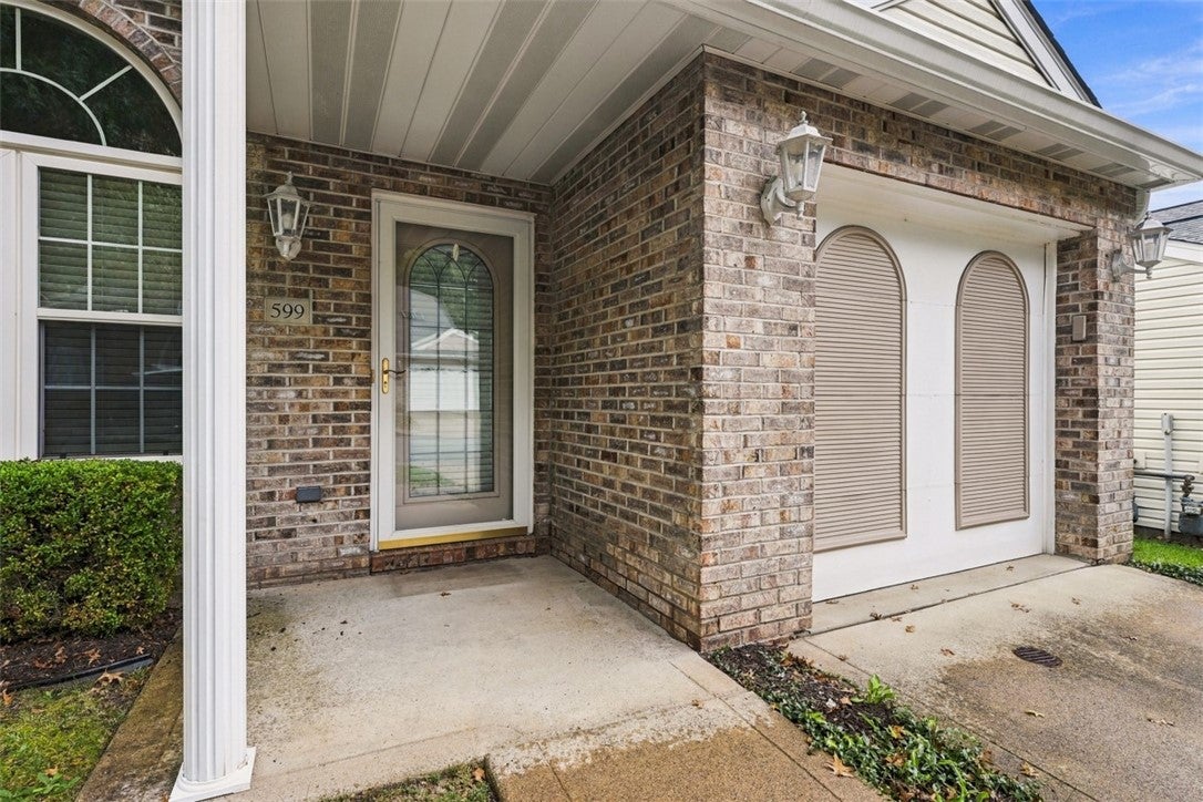 599 Newport Dr