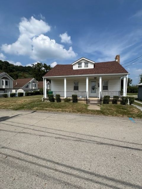 Photo of 220 Lion Ln, Beaver, PA 15009 (MLS # 1715597)