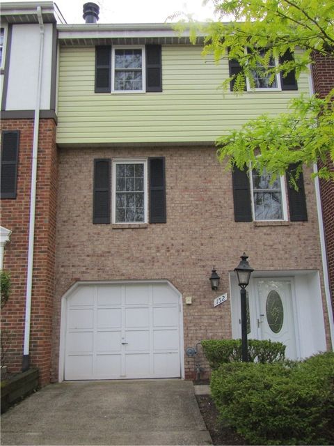 Photo of 152 Aberdeen Dr, Pittsburgh, PA 15237 (MLS # 1750998)