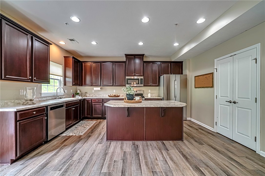 218 Noble Woods Dr