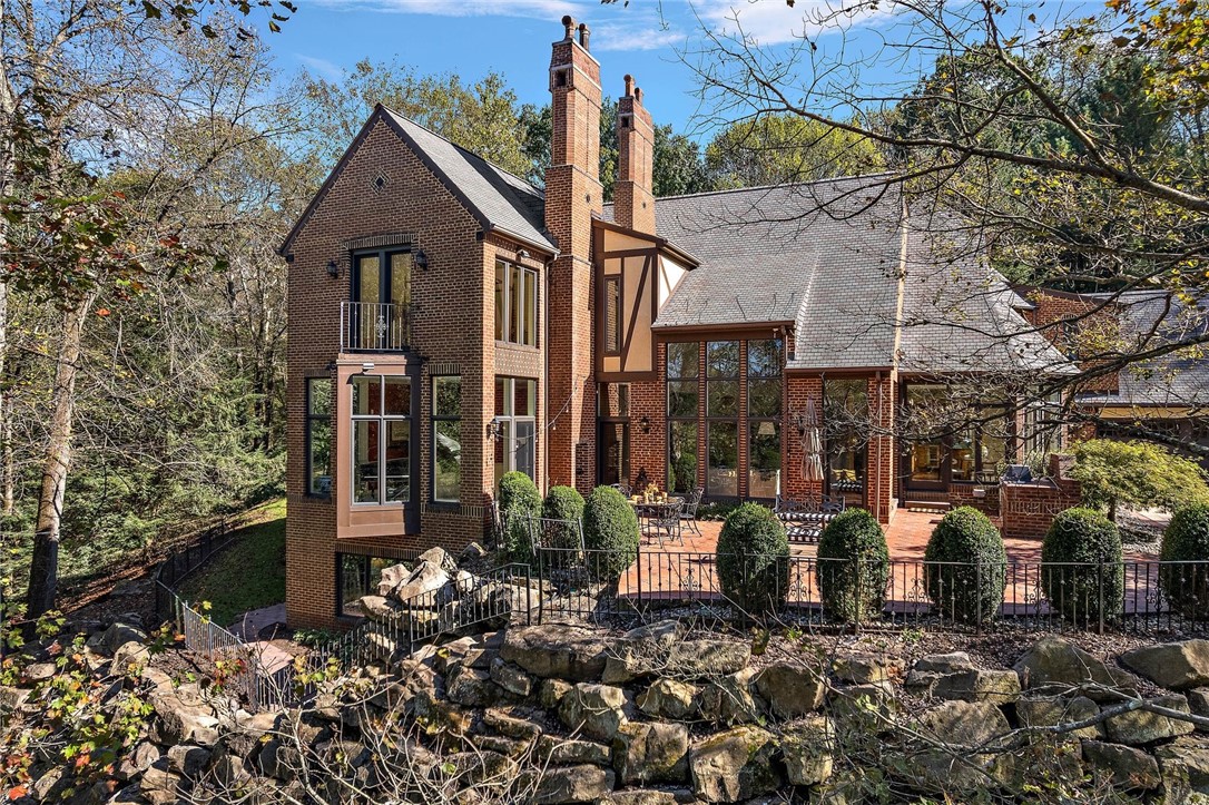 104-102 Thornbrook Drive