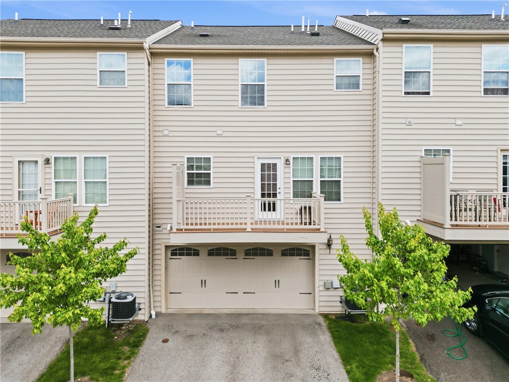 202 Pointe View Drive