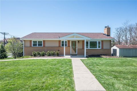 Photo of 101 Meadow St, McMurray, PA 15317 (MLS # 1747305)