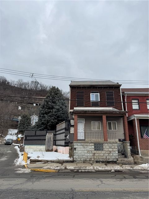 Photo of 102 N Main Street, Pittsburgh, PA 15215 (MLS # 1739796)
