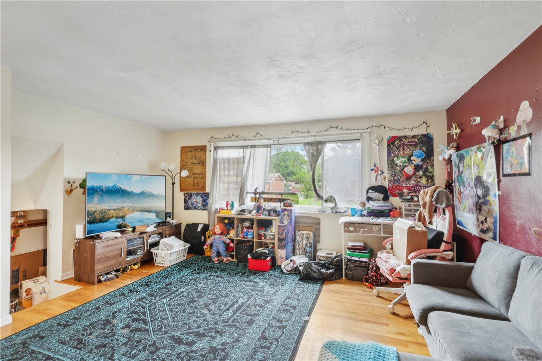 142 Meadowbrook Dr