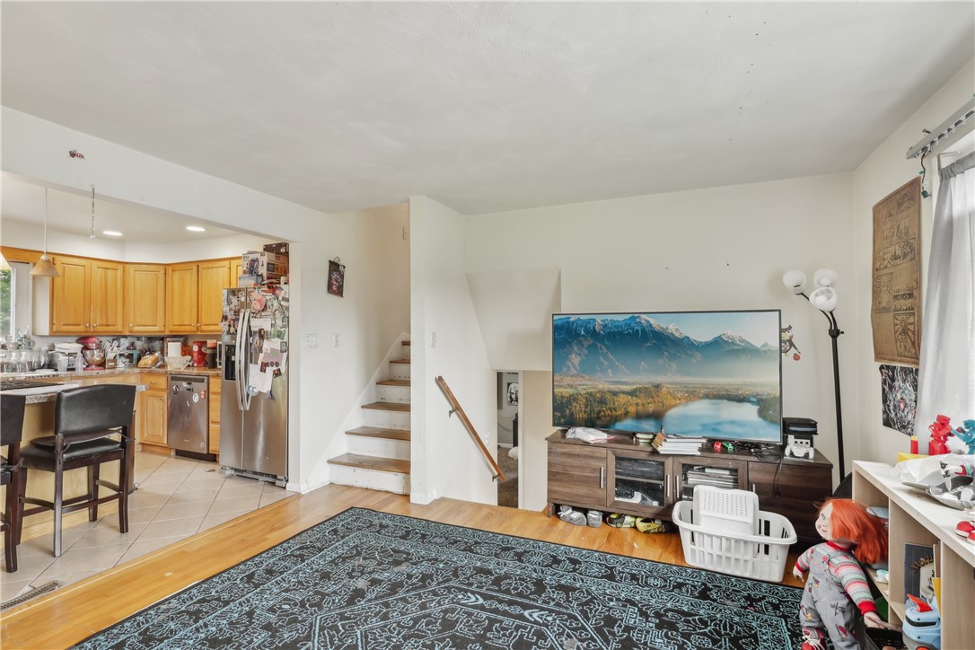 142 Meadowbrook Dr