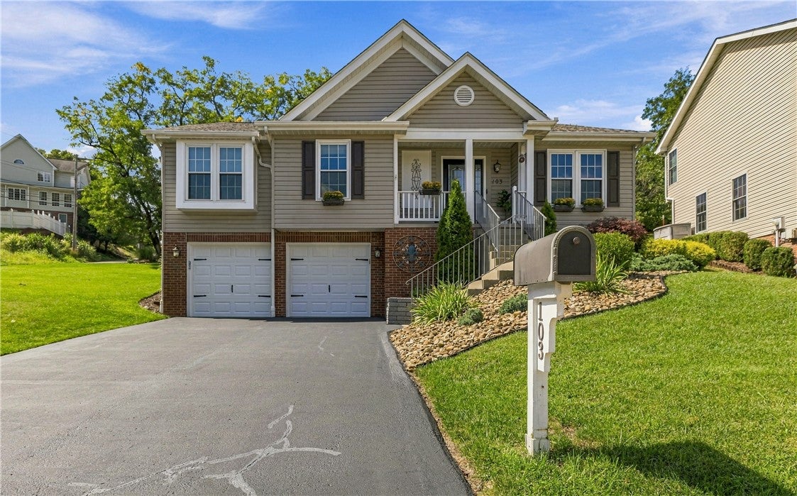103 Oakbrook Cir