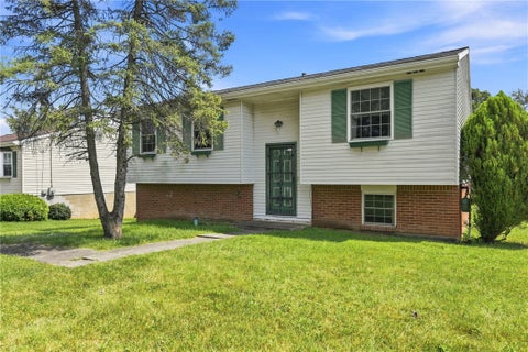Homes For Sale - 143 Eleanor Drive Dr<br/> Westmoreland County, Latrobe, PA 15650