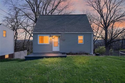 Photo of 622 Ascension Dr, West Mifflin, PA 15122 (MLS # 1747918)