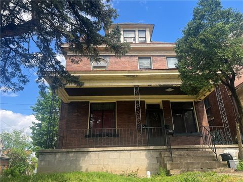 Photo of 188 Kendall Ave, Pittsburgh, PA 15202 (MLS # 1725240)