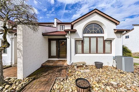 Photo of 501 Casa Vita Dr, Greensburg, PA 15601 (MLS # 1743798)