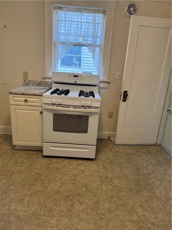 New Castle, Pennsylvania 16101, United States, 2 Bedrooms Bedrooms, ,1 BathroomBathrooms,Residential,Active,215095