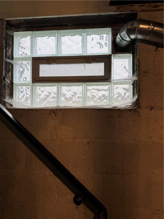 New Castle, Pennsylvania 16101, United States, 2 Bedrooms Bedrooms, ,1 BathroomBathrooms,Residential,Active,215095