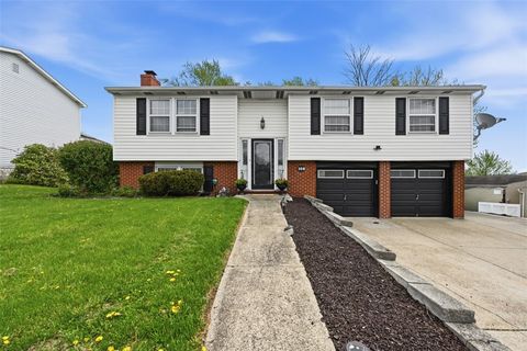 Photo of 108 Cranbrooke Dr, Coraopolis, PA 15108 (MLS # 1749520)