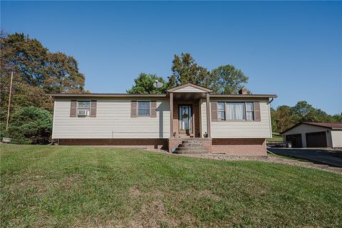 Photo of 136 Laurel Dr, Home, PA 15747 (MLS # 1724470)