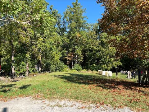 Photo of 131 Hopwood-Coolspring Rd, Hopwood, PA 15445 (MLS # 1737823)