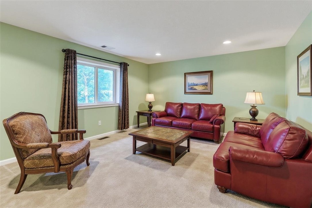 Hampton, Pennsylvania 15044, United States, 5 Bedrooms Bedrooms, ,4 BathroomsBathrooms,Residential,Active,149649