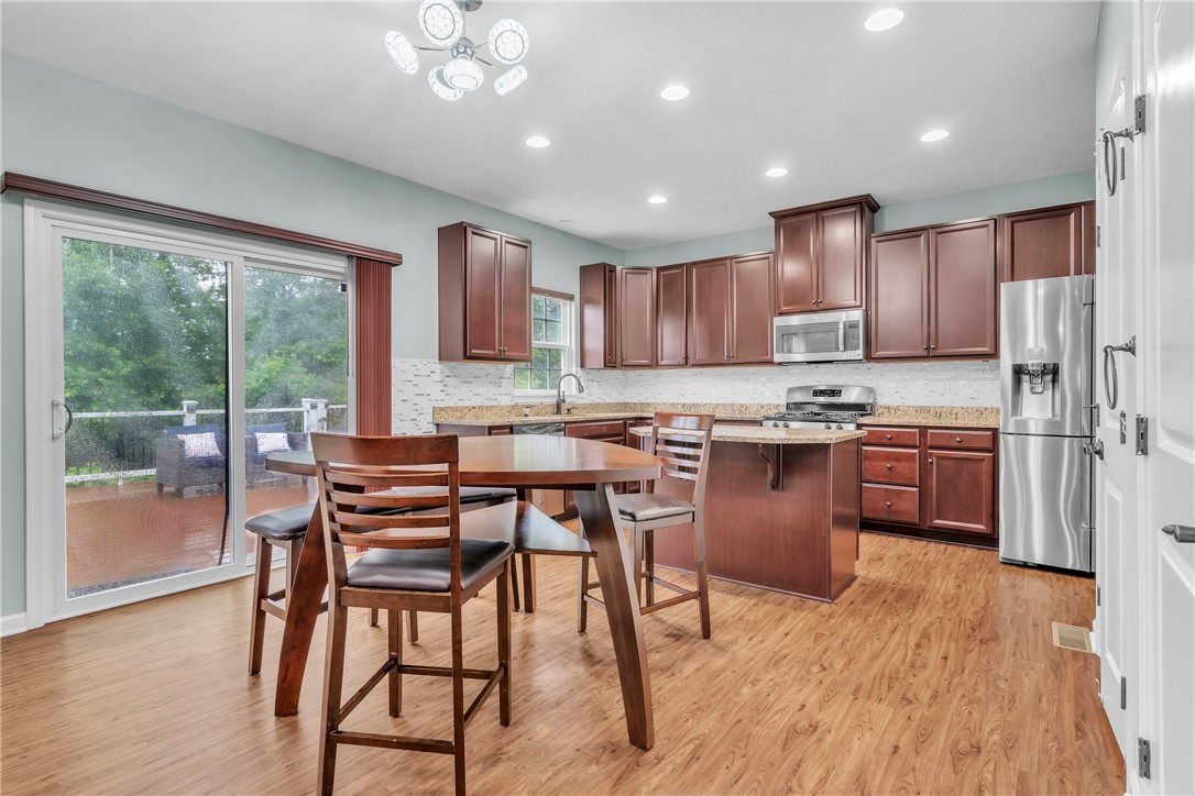 Hampton, Pennsylvania 15044, United States, 5 Bedrooms Bedrooms, ,4 BathroomsBathrooms,Residential,Active,149649