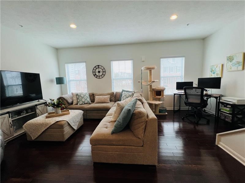 Marshall, Pennsylvania 15086, United States, 4 Bedrooms Bedrooms, ,3 BathroomsBathrooms,Residential,Active,141186
