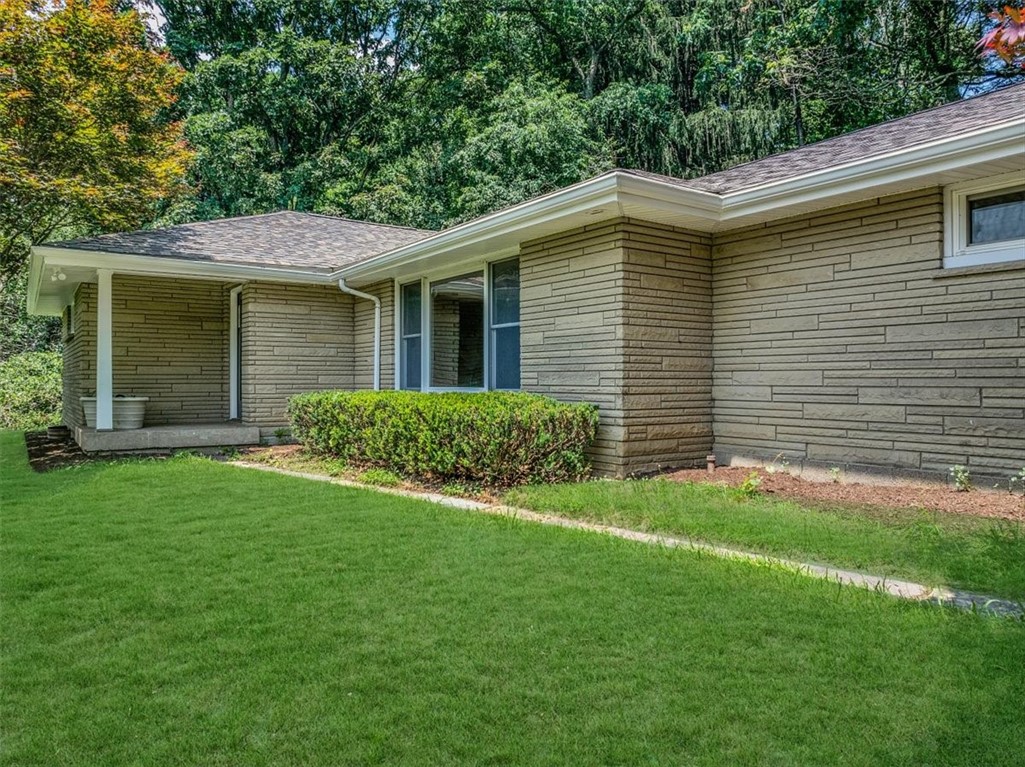 207 W Newton Rd