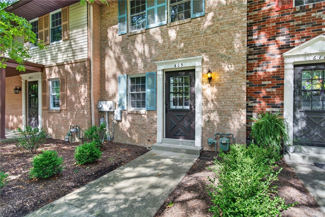 609 Westchester Dr