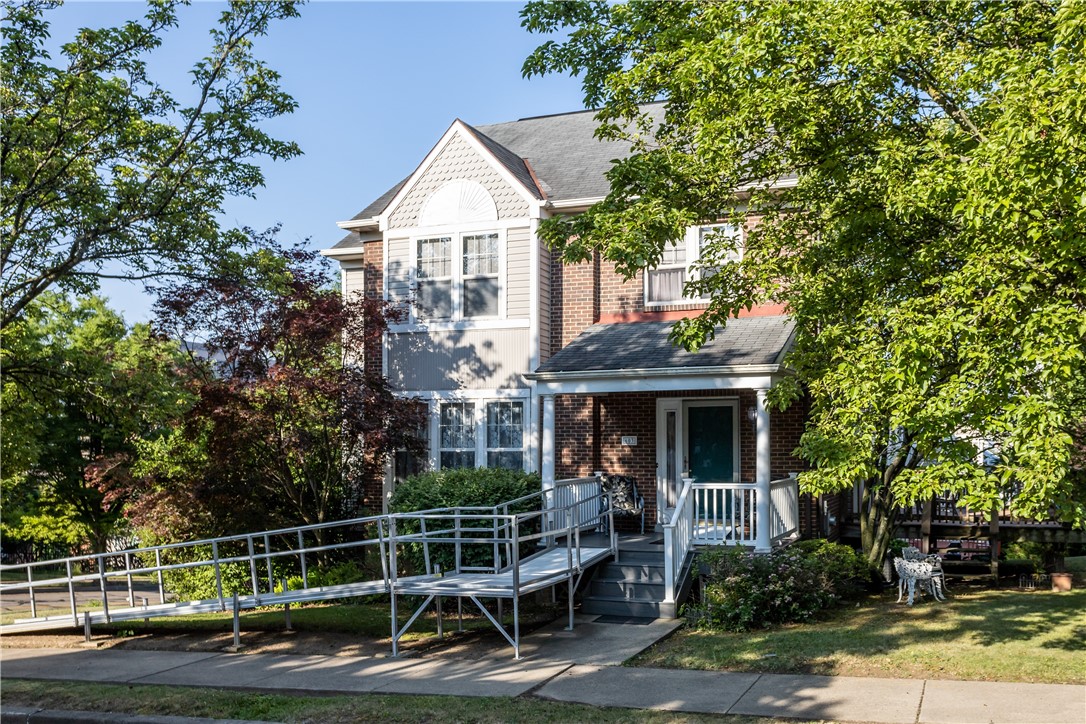 Photo 1 of 25 of 603 Arthur St house