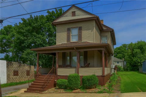 Homes For Sale - 409 E Reynolds St St<br/> Lawrence County, New Castle, PA 16101