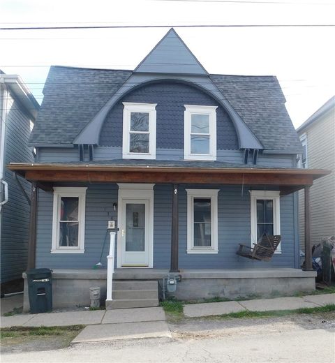 Photo of 138 W Elm St, Waynesburg, PA 15370 (MLS # 1746224)