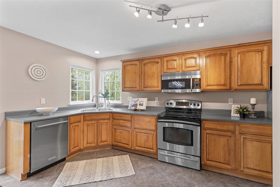 200 Blue Grass Cir Cir, Monroeville, Pennsylvania image 7