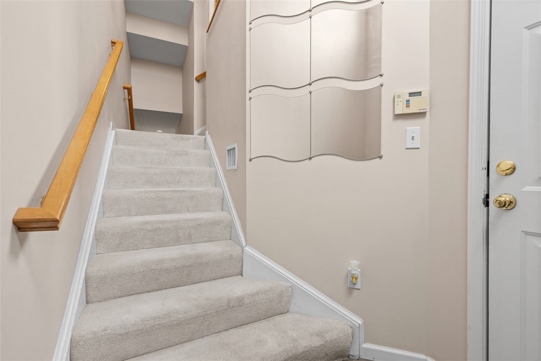 200 Blue Grass Cir Cir, Monroeville, Pennsylvania image 2