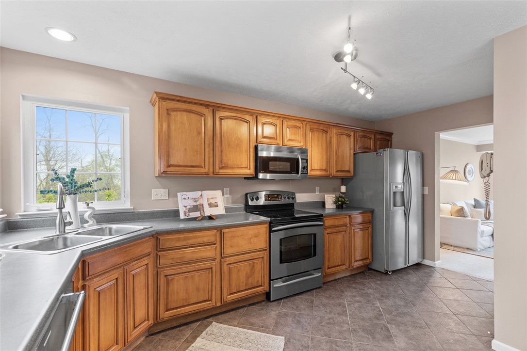 200 Blue Grass Cir Cir, Monroeville, Pennsylvania image 6