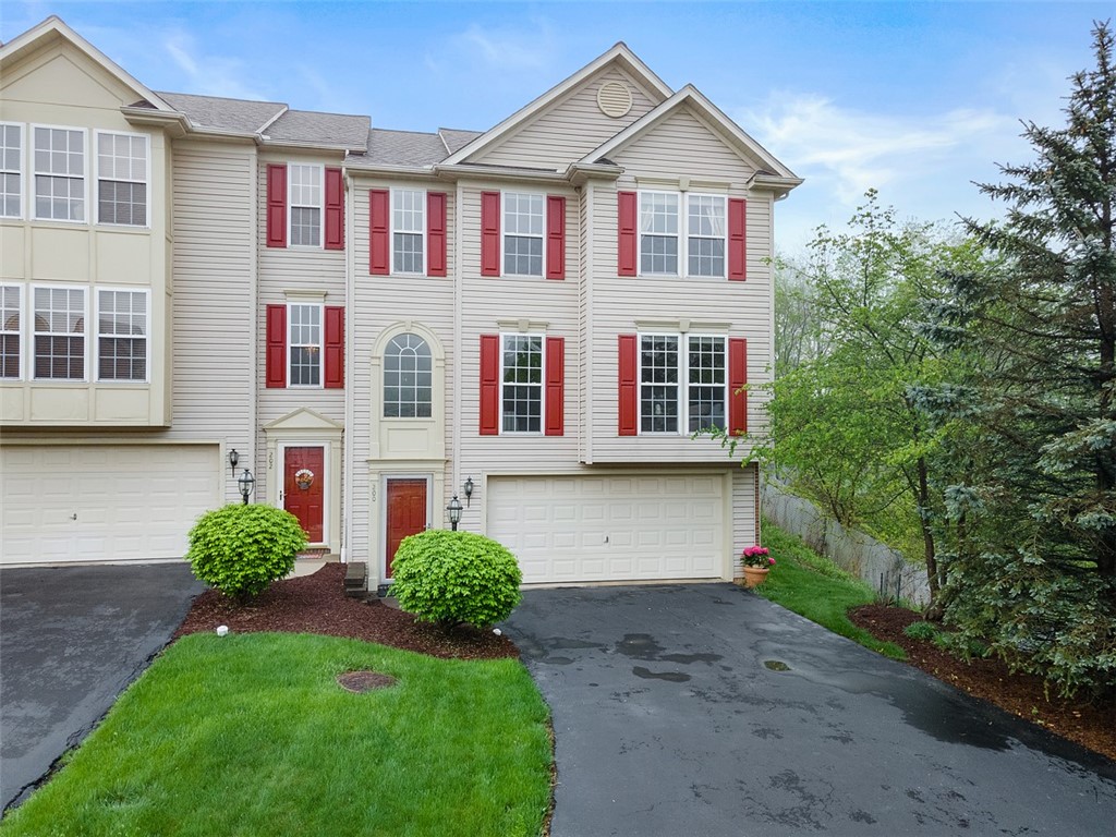 200 Blue Grass Cir Cir, Monroeville, Pennsylvania image 1