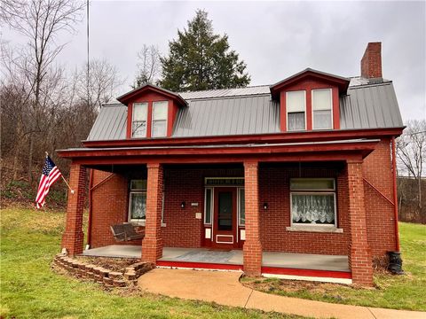 Photo of 1299 Old State Rd, Apollo, PA 15613 (MLS # 1744556)