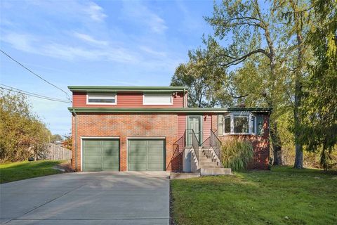 Photo of 103 Hodil Rd, Glenshaw, PA 15116 (MLS # 1726190)