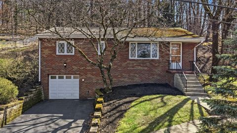 Photo of 118 Kentzel Rd, Pittsburgh, PA 15237 (MLS # 1745565)