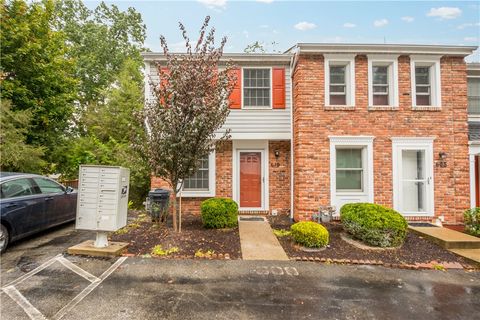 Photo of 610 Timberidge Dr, Bethel Park, PA 15102 (MLS # 1725005)