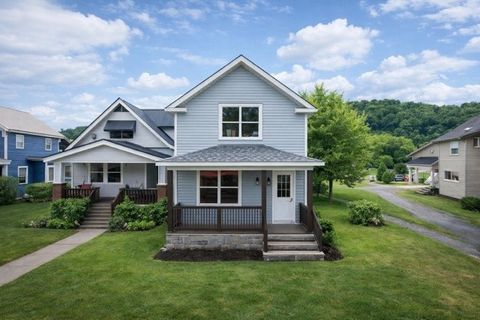 Apartment For Sale - 109 Railroad St St<br/> Washington County, Stockdale, PA 15483