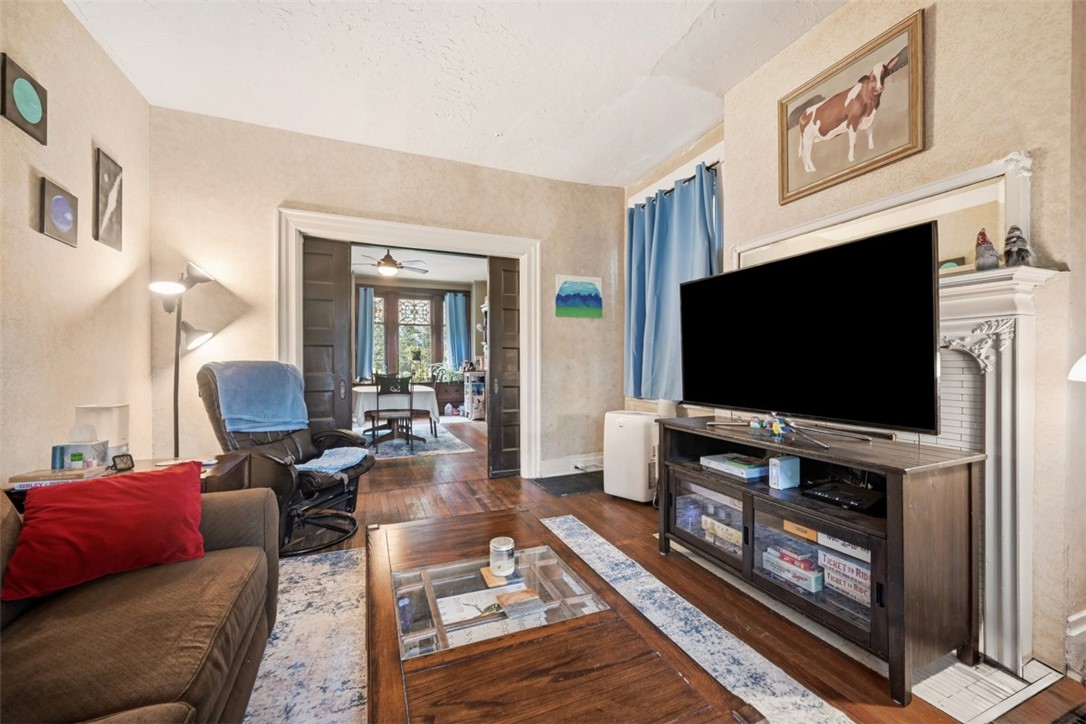 410 Todd St