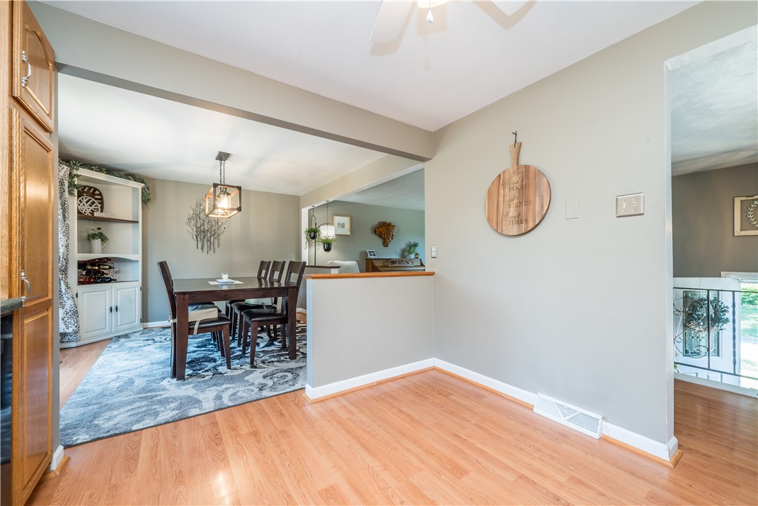 Cecil, Pennsylvania 15317, United States, 3 Bedrooms Bedrooms, ,2 BathroomsBathrooms,Residential,Contingent,186675