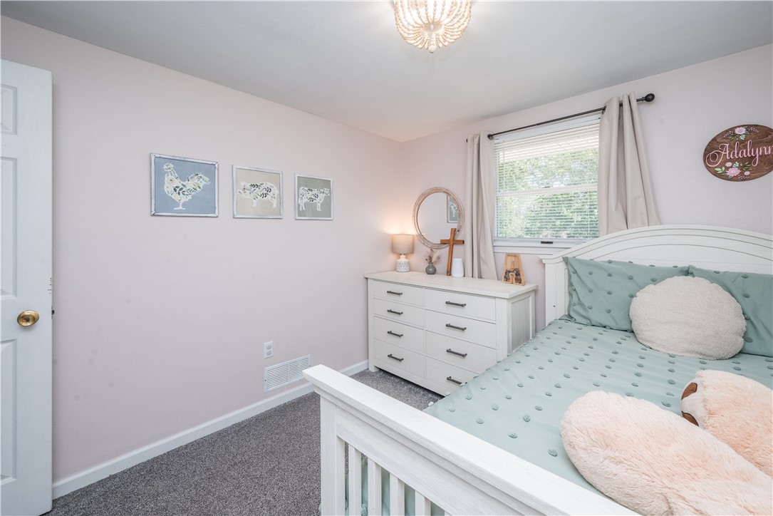 Cecil, Pennsylvania 15317, United States, 3 Bedrooms Bedrooms, ,2 BathroomsBathrooms,Residential,Contingent,186675