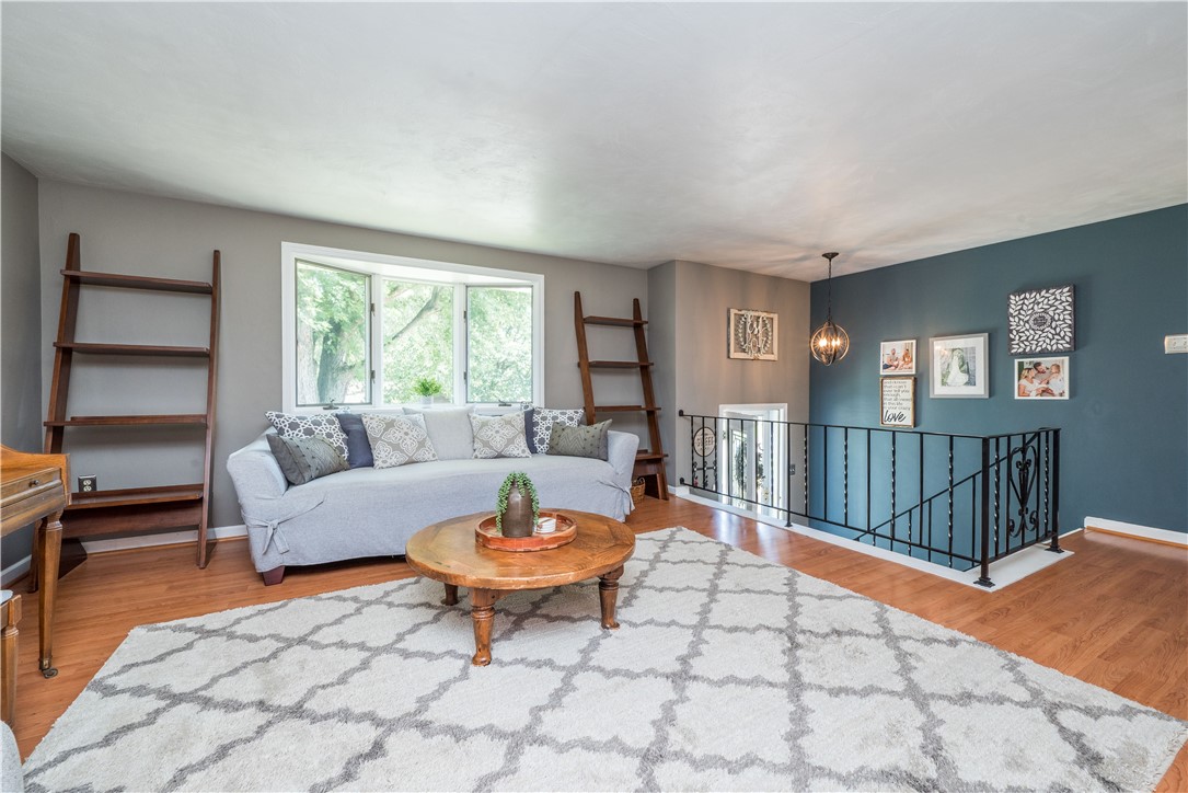 Cecil, Pennsylvania 15317, United States, 3 Bedrooms Bedrooms, ,2 BathroomsBathrooms,Residential,Contingent,186675