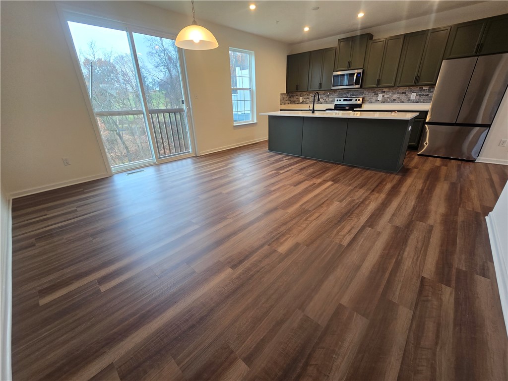 Collier Twp, Pennsylvania 15205, United States, 4 Bedrooms Bedrooms, ,4 BathroomsBathrooms,Residential,Active,250619