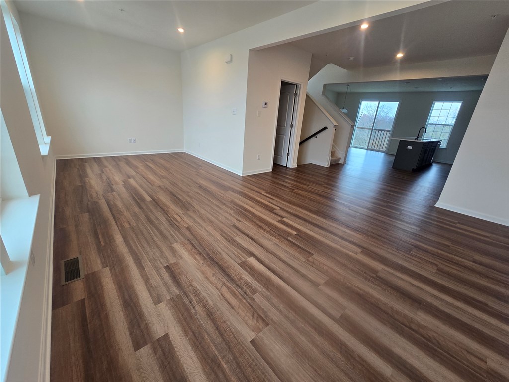 Collier Twp, Pennsylvania 15205, United States, 4 Bedrooms Bedrooms, ,4 BathroomsBathrooms,Residential,Active,250619