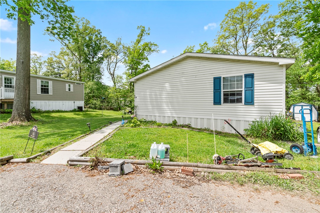 15 Pine Ct