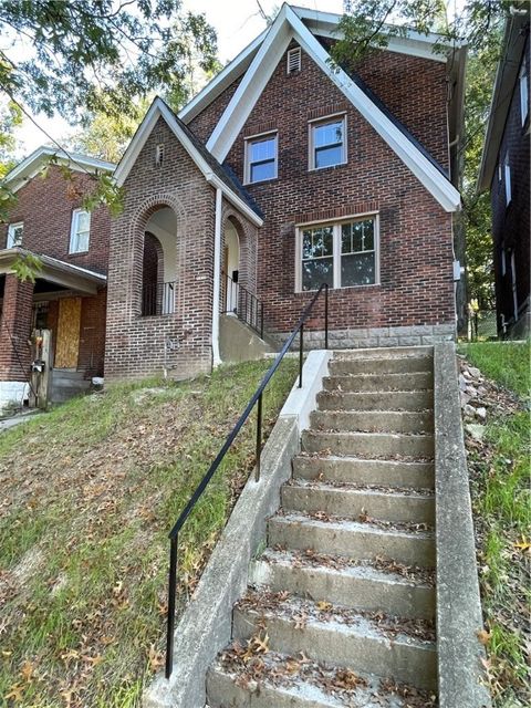 Photo of 5456 Columbo St, Pittsburgh, PA 15206 (MLS # 1733489)