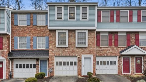 Photo of 905 Timberidge Dr, Bethel Park, PA 15102 (MLS # 1737075)