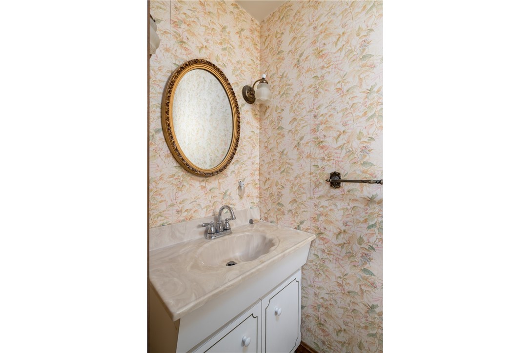 N Franklin Twp, Pennsylvania 15301, United States, 3 Bedrooms Bedrooms, ,3 BathroomsBathrooms,Residential,Pending,122537