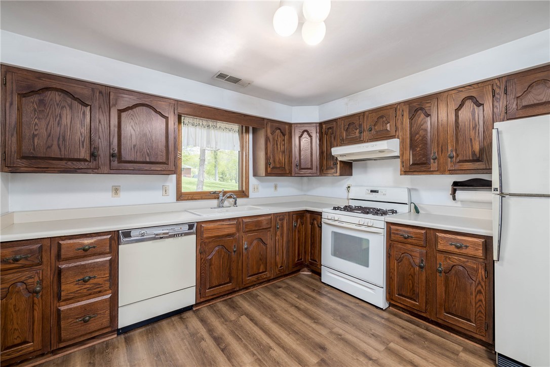 N Franklin Twp, Pennsylvania 15301, United States, 3 Bedrooms Bedrooms, ,3 BathroomsBathrooms,Residential,Pending,122537